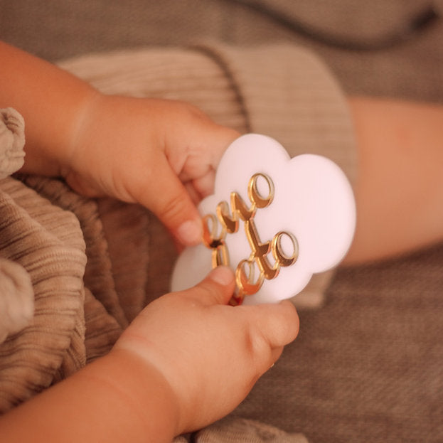 Milestone oblački za fotografiranje dojenčka