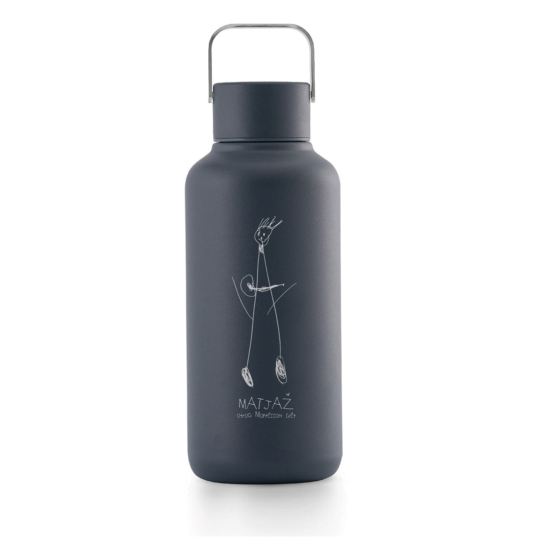 Equa Personalized bottle with an engraved drawing
